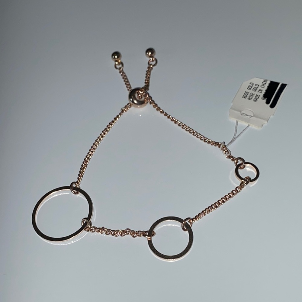 NWT: adjustable bracelet